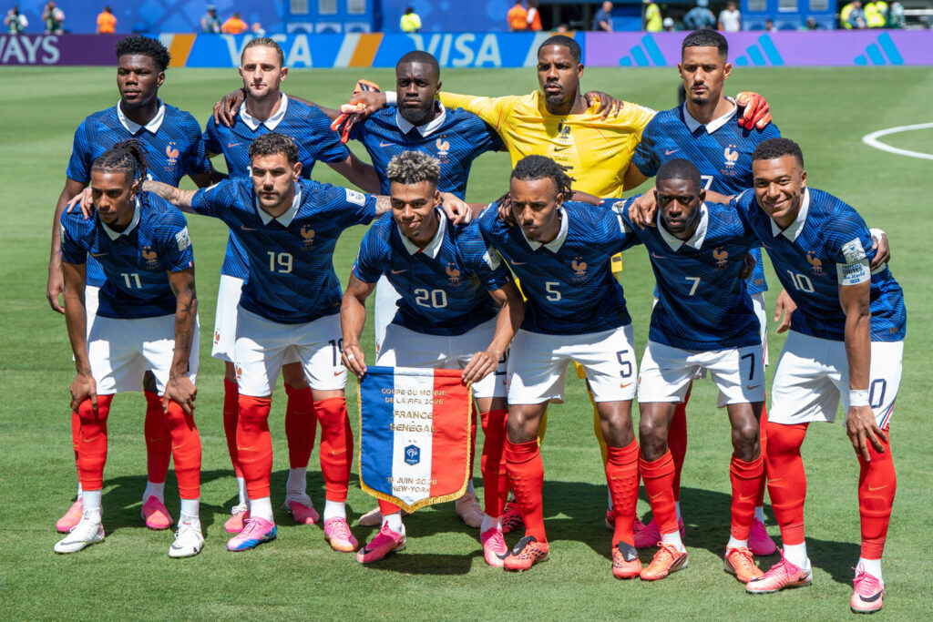 Titulares da França perfilados antes da partida contra o Senegal na Copa do Mundo de 2026