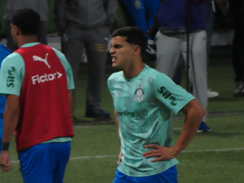 Ramón Sosa, do Palmeiras, durante aquecimento antes de partida do Brasileirão