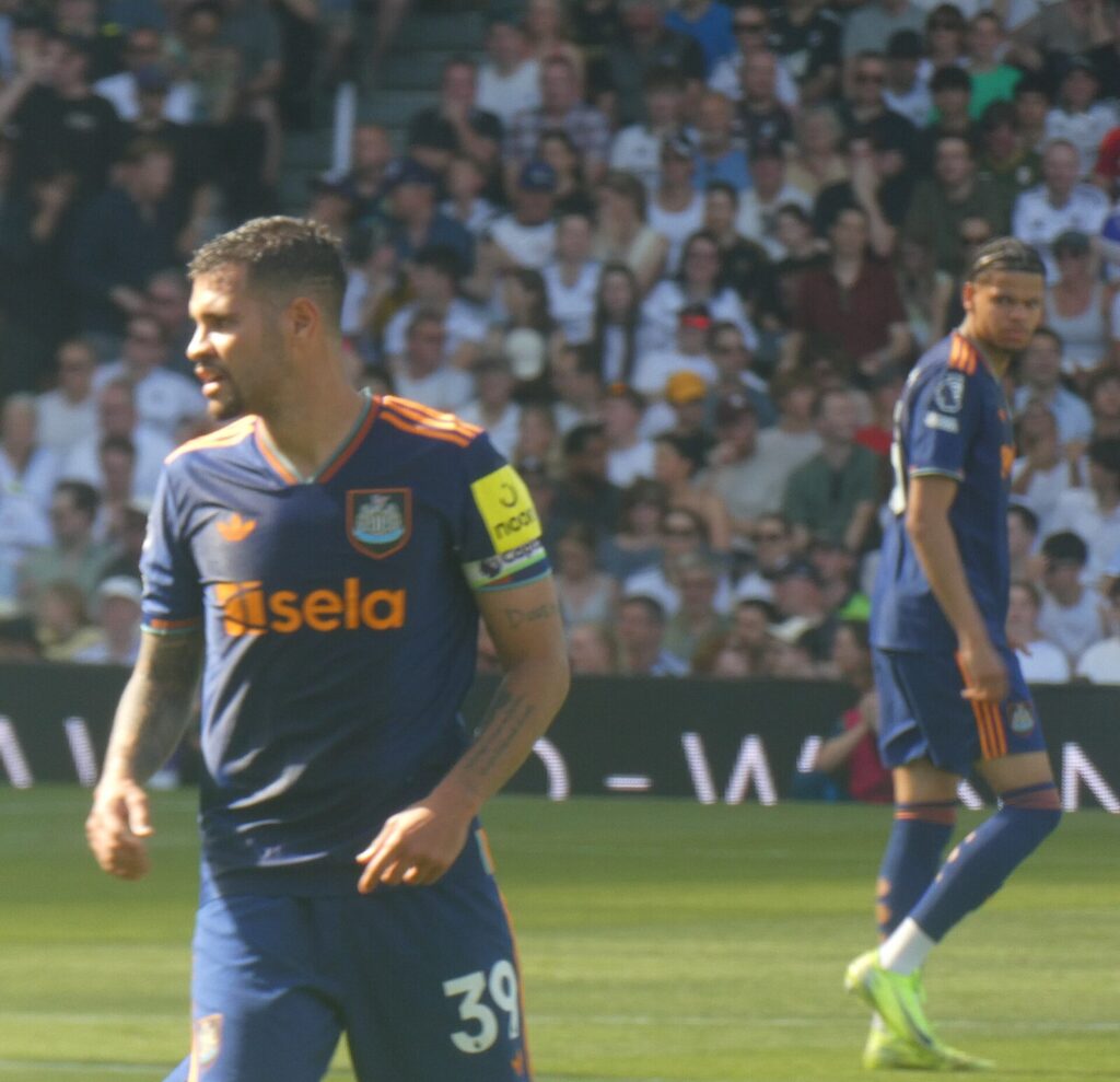 Bruno Guimarães em ação pelo Newcastle United em maio de 2026, antes da transferência para o Arsenal (Foto de arquivo: Bruno Guimarães em ação pelo Newcastle United em maio de 2026, antes da transferência para o Arsenal.)