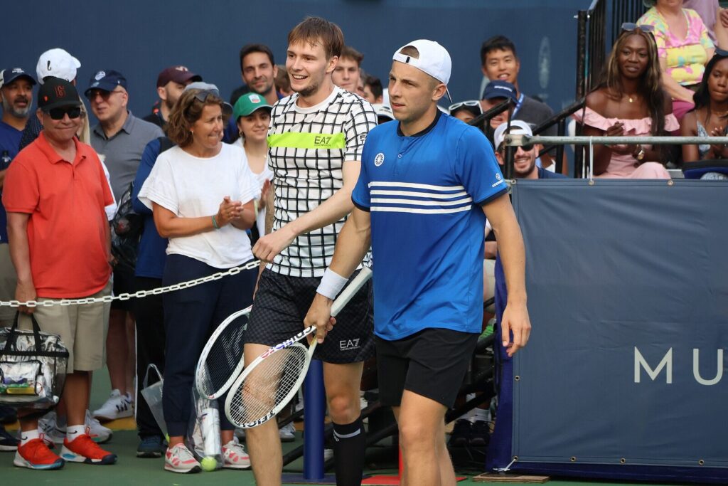 Tallon Griekspoor em quadra durante torneio de duplas em 2023 (Foto de arquivo: Tallon Griekspoor no DC Open de 2023, não no Masters 1000 de Montreal.)