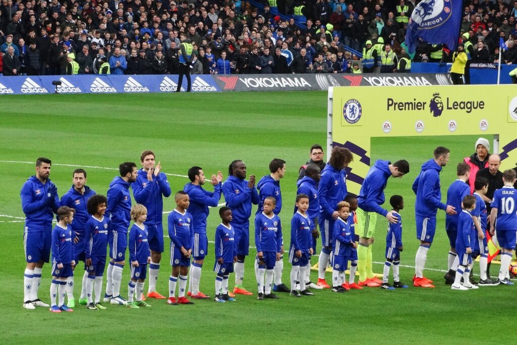 Jogadores do Chelsea em Stamford Bridge antes de uma partida da Premier League de 2017, foto de arquivo não relacionada às contratações do verão de 2026 (Foto de arquivo: jogadores do Chelsea em Stamford Bridge antes de uma partida da Premier League de 2017, não relacionada às contratações do verão de 2026.)