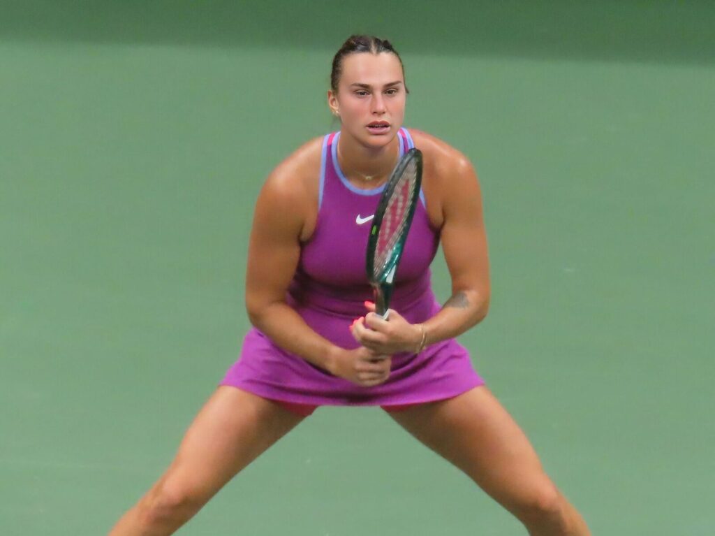 Aryna Sabalenka em ação durante a final do US Open de 2024 (Foto de arquivo: Aryna Sabalenka na final do US Open de 2024, não no Cincinnati Open.)