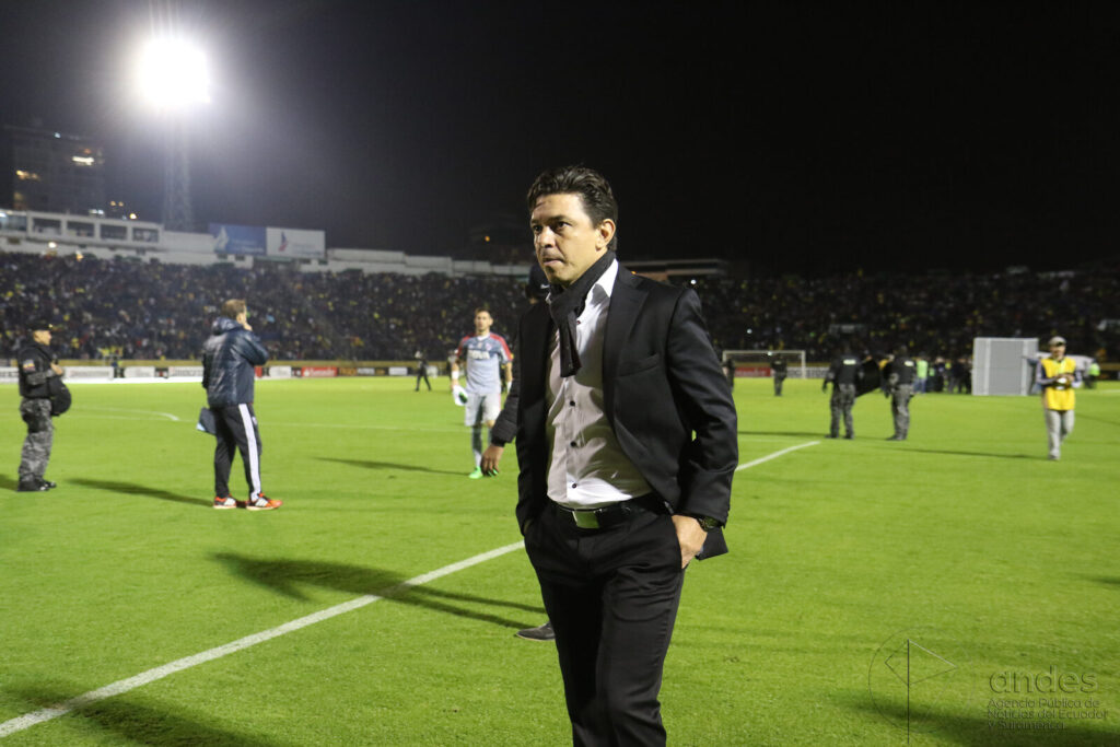 Jogador do Independiente del Valle em ação em partida da Libertadores em Quito (Foto de arquivo: Independiente del Valle em jogo da Libertadores de 2016 contra o River Plate, não desta partida.)